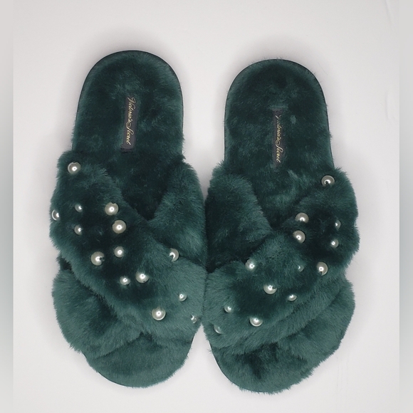 Victoria's Secret Shoes - Victoria's Secret Open Toe Faux Fur Slippers NWOT